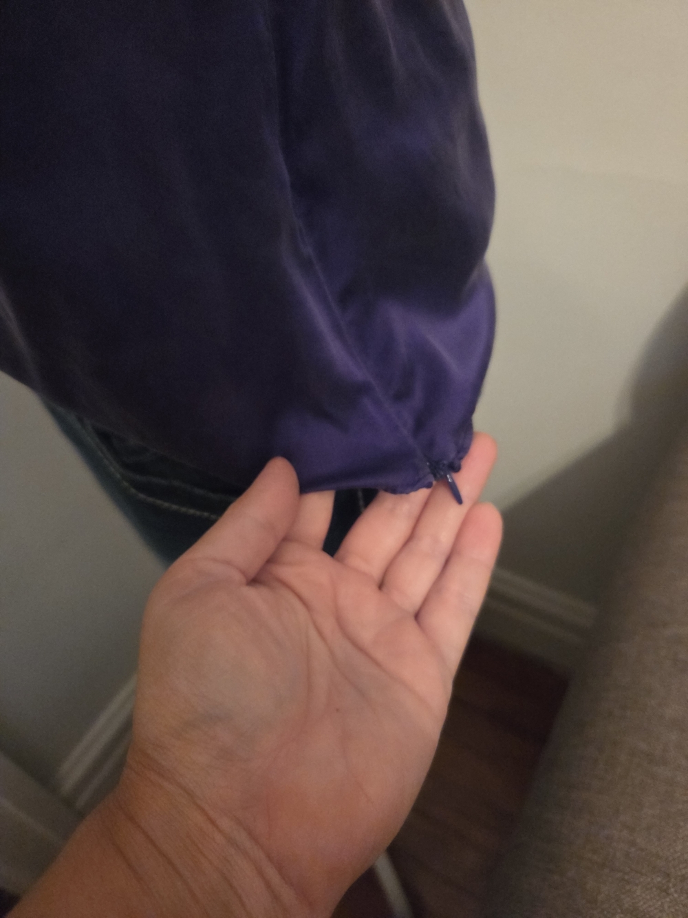 Y2K Tahari 100% Silk Purple Frayed V-Neck Short Sleeve Tee - Vintage Early 2000s - Picture 6 of 9